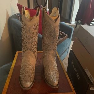 Women’s Corral Handcrafted Cowboy boots SZ 7
